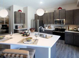 Notting Hill Apartments, Lincoln, NE 68516