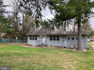 1047 Whitehall Rd, Williamstown, NJ 08094