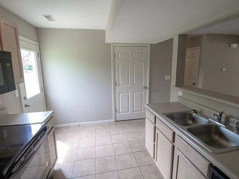 4006 Snowy Owl Dr — Photo 9