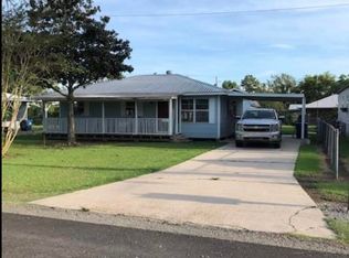 1011 Lester Dr, Breaux Bridge, LA 70517