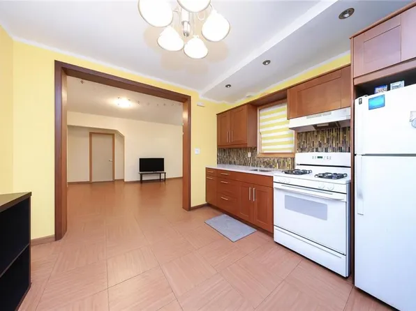 127 Bay 23rd Street image 6 of 31