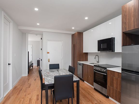 3rd image of 2427 Hoffman St APT 6