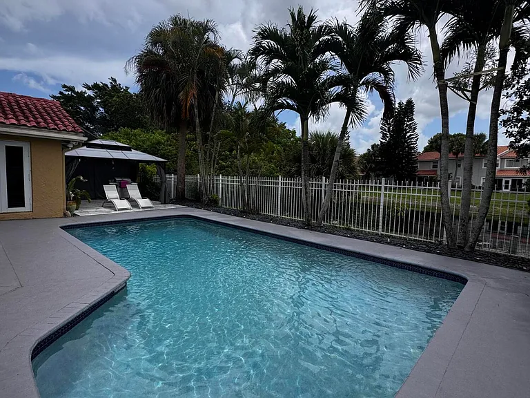 10302 Buena Ventura Dr — Photo 9