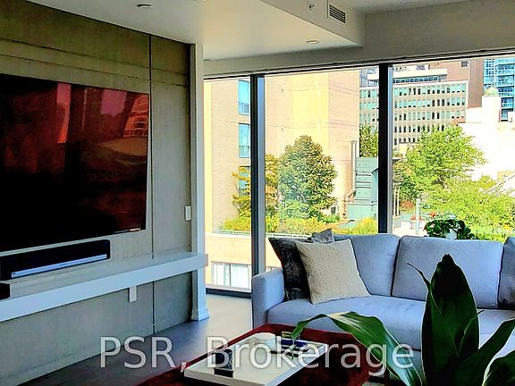 4th image of 60 Colborne St #902