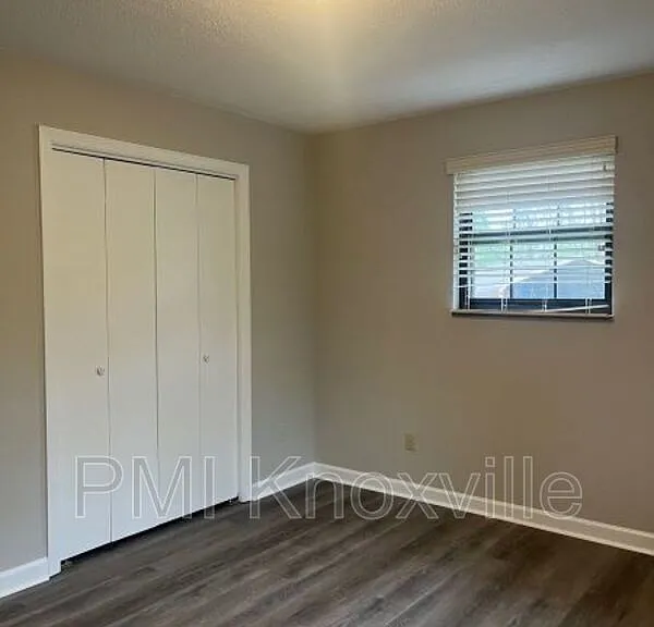 4723 Zirkle Dr — Photo 11