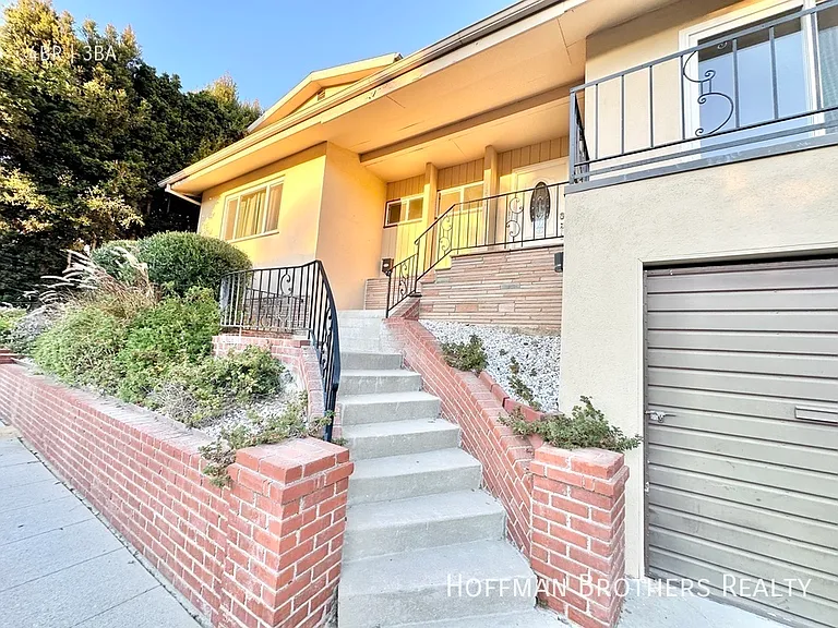 1222 Daniels Dr — Photo 24