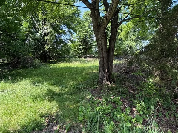 715 E Meyer Ave, New Castle, PA 16105