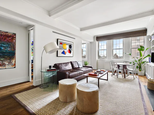 39 Fifth Avenue image 1 of 11