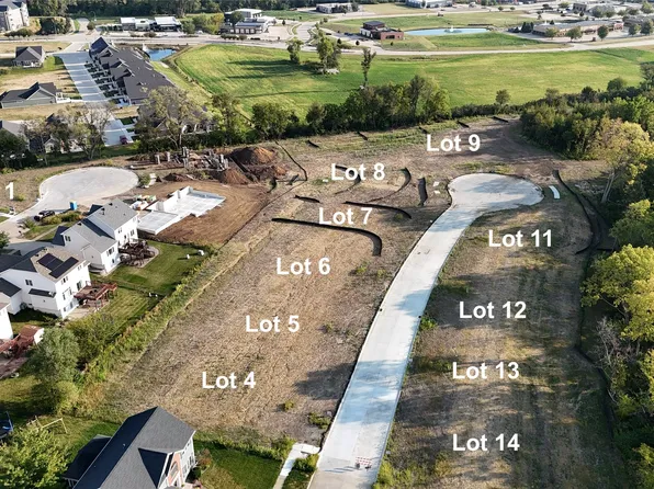 9017 Timberwood Dr, Johnston, IA 50131