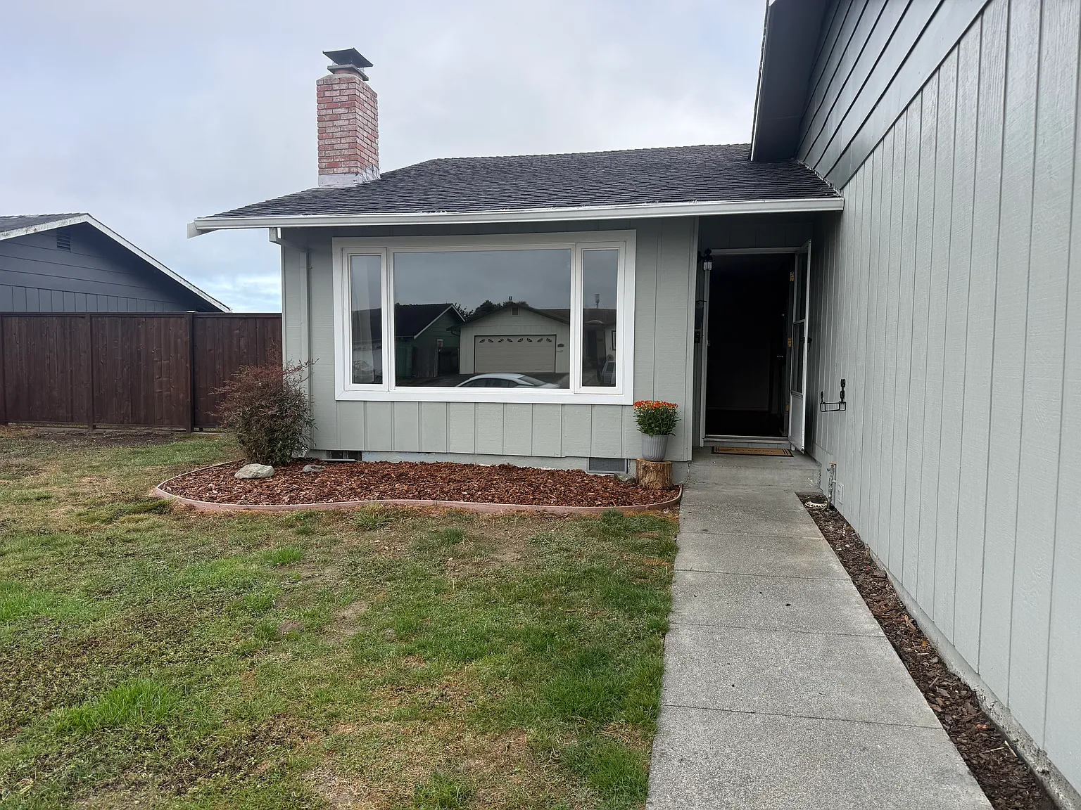 3 bed, 1272 sqft, $2,500 — Photo 1