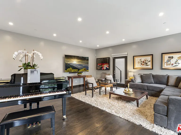 6459 Rodgerton Dr — Photo 27