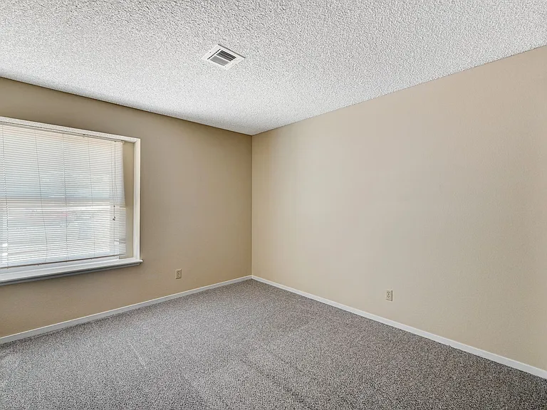 6813 Greydawn Dr — Photo 28