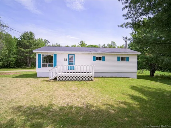 18 Hazelton Rd, Doaktown, NB E9C 1N6