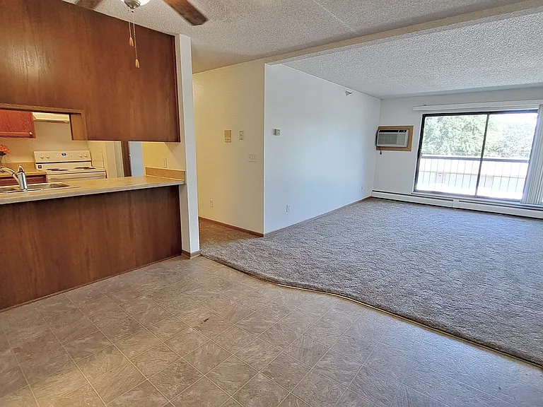 Woodland Park Apartments — Photo 46