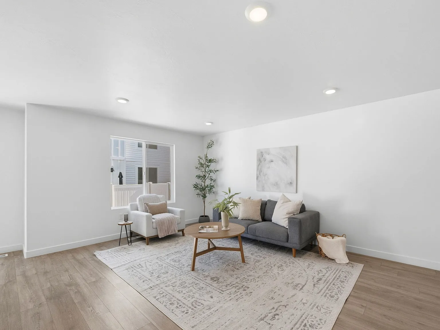 1795 East Fall Street - 1 — Photo 4
