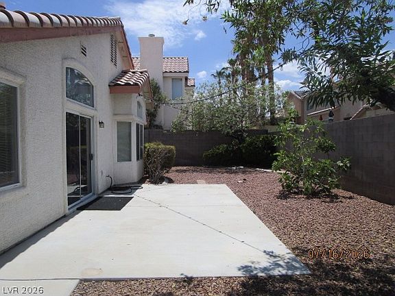 5th image of 2345 Queen Bee Ct