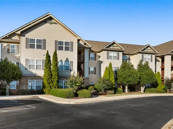 1513 Harts Ridge Dr, Seneca, SC 29678