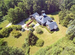 29 Chestnut Woods Rd, Redding, CT 06896