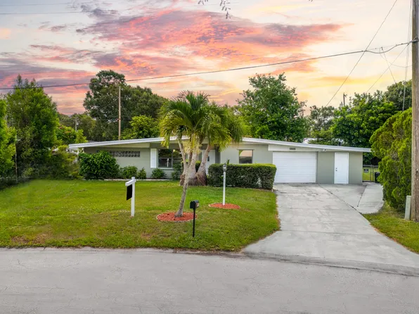 1935 E Esplanade, Fort Pierce, FL 34982