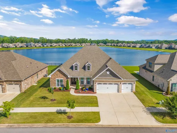 7609 Flint Crossing Cir, Owens Cross Roads, AL 35763