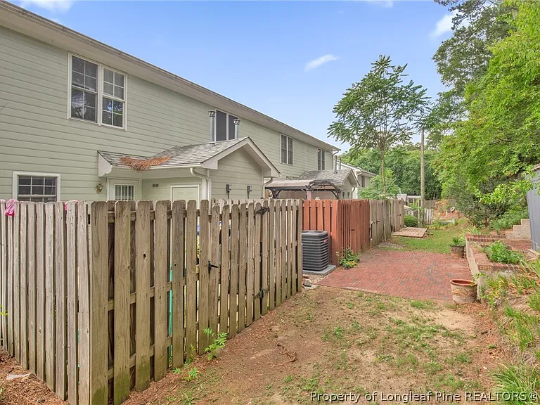 425 Cityview Ln — Photo 21