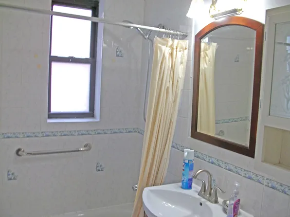 2240 Burnett Street image 10 of 26