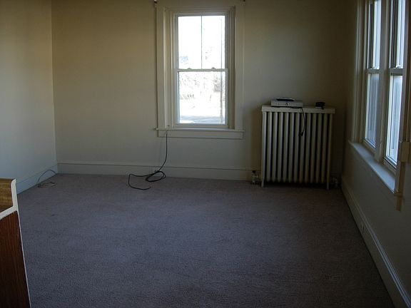 534A Raymond St. Living Room
