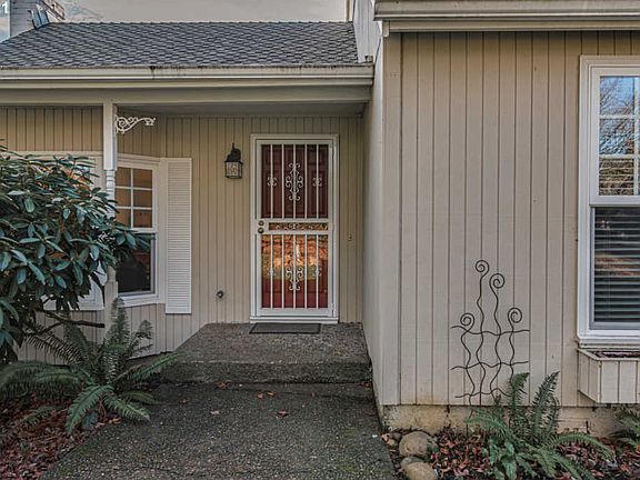 2nd image of 10311 SE 12th St