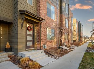 2555 Newark Ct, Aurora, CO 80010