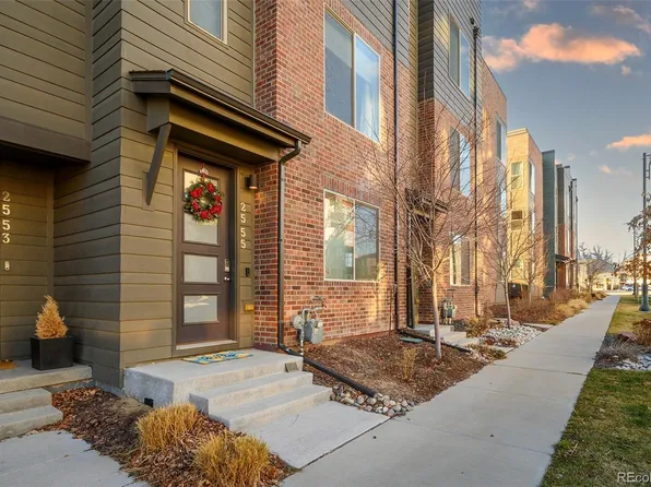 2555 Newark Court, Aurora, CO 80010