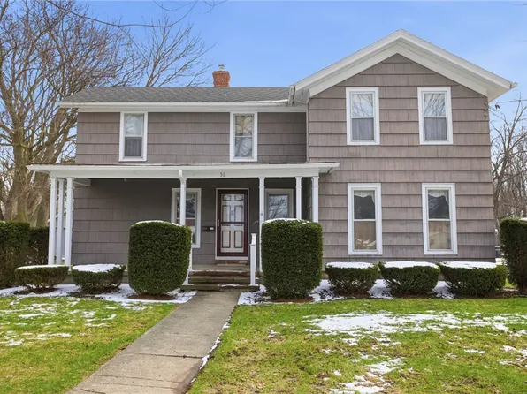 51 South St, Le Roy, NY 14482