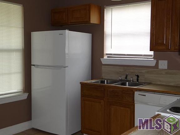 3rd image of 1651-1653 Clear Lake Ave