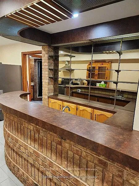 2 bed, $1,600 — Photo 3