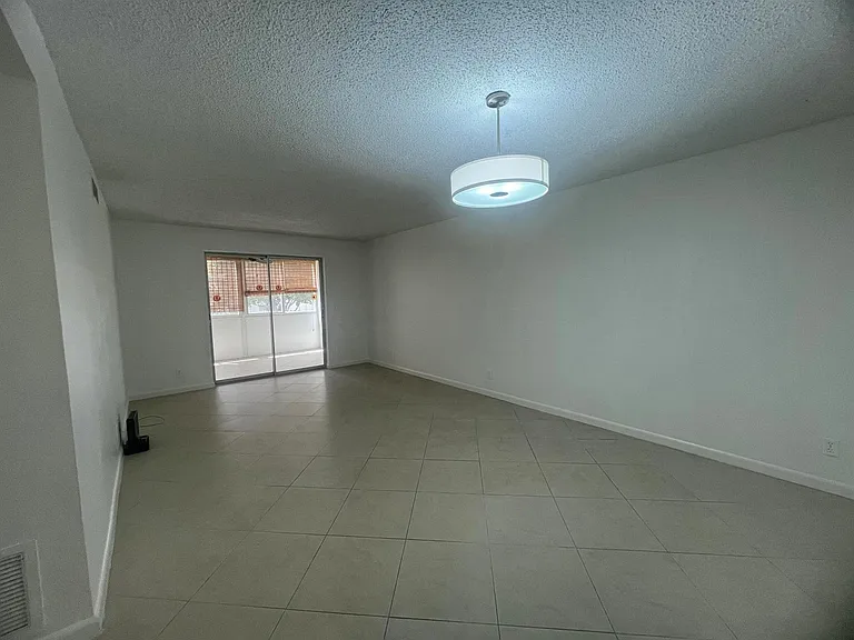 2615 NE 3rd Ct #213 — Photo 7