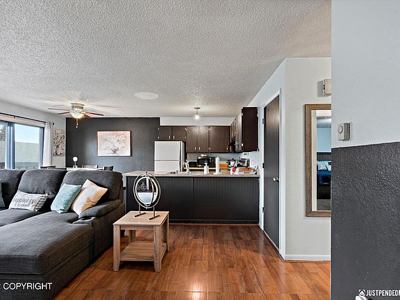 4th image of 6110 E 12th Ave #B8