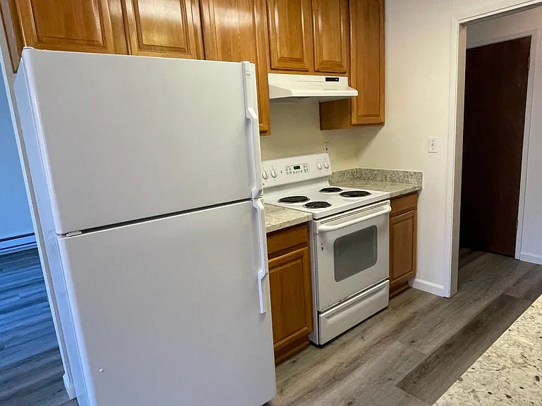 2019 W Middlefield Rd #4 — Photo 4