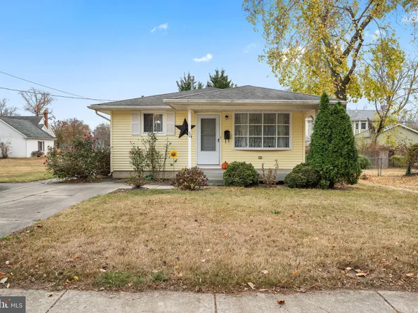 60 W Millbrooke Ave, Woodstown, NJ 08098