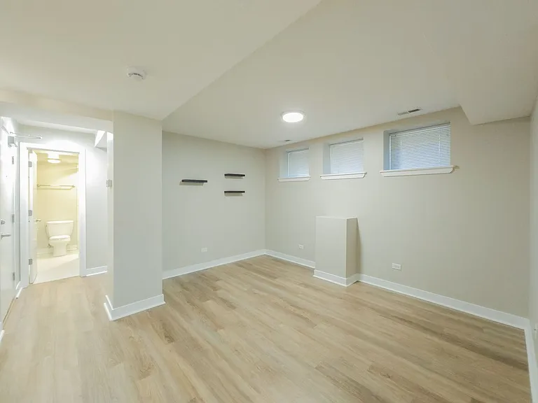 1900 N Lincoln Ave — Photo 12