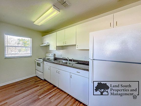 5th image of 5801 Charlton Dr