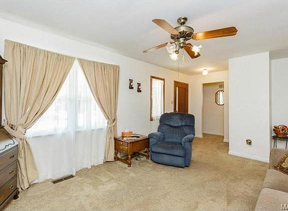 4th image of 143 Cherbourg Dr