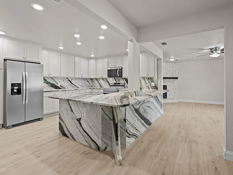 202 Gerona Rd — Photo 10