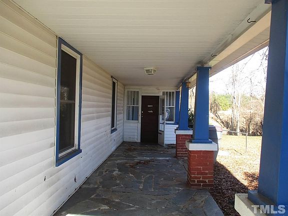 4th image of 110 Driscoll St