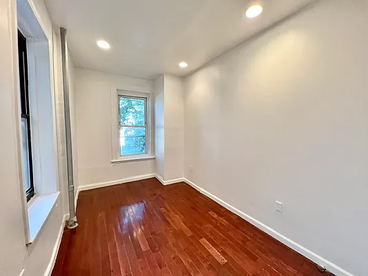 Rented by Hagstrom Management Inc | media 19