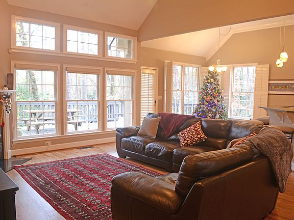 Living area gas fireplace