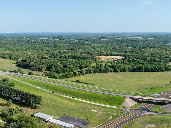 2nd image of 951 SE Loop 7