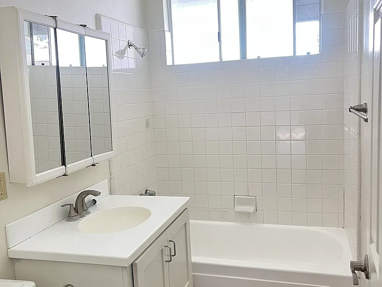 50 N Kalorama St #50 — Photo 2