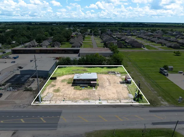 109 W Highway 90, Iowa, LA 70647