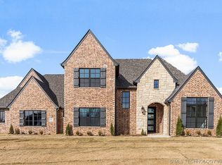 19061 E White Willow Pass, Owasso, OK 74055