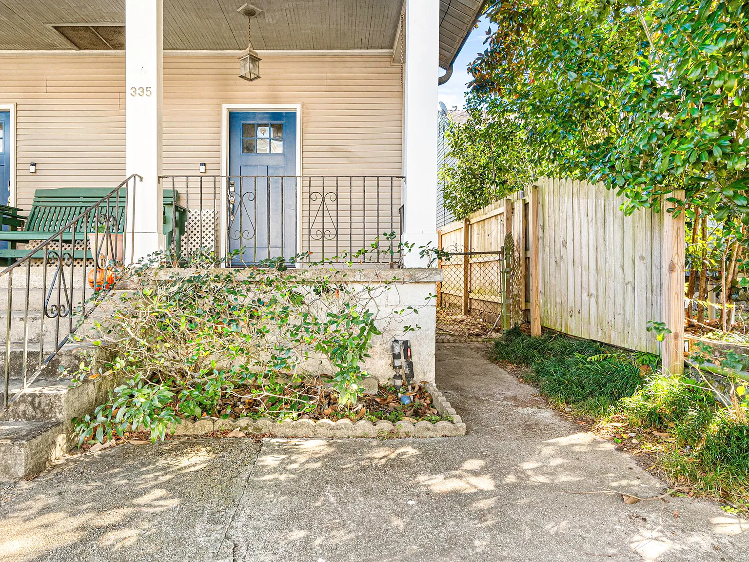 335 Angela St — Photo 3