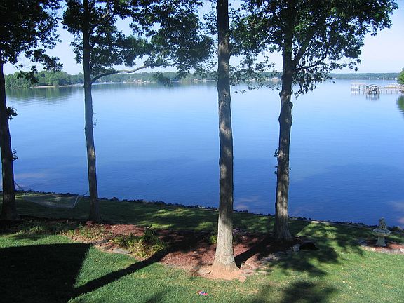 4th image of 128 Rollingwood Ln